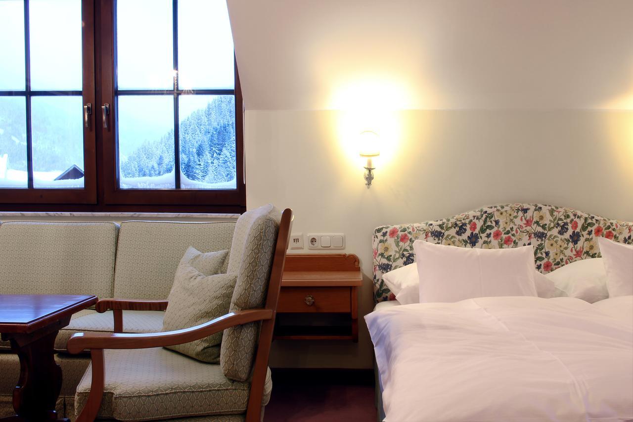 Gruener Baum Hotel Bad Gastein Quarto foto