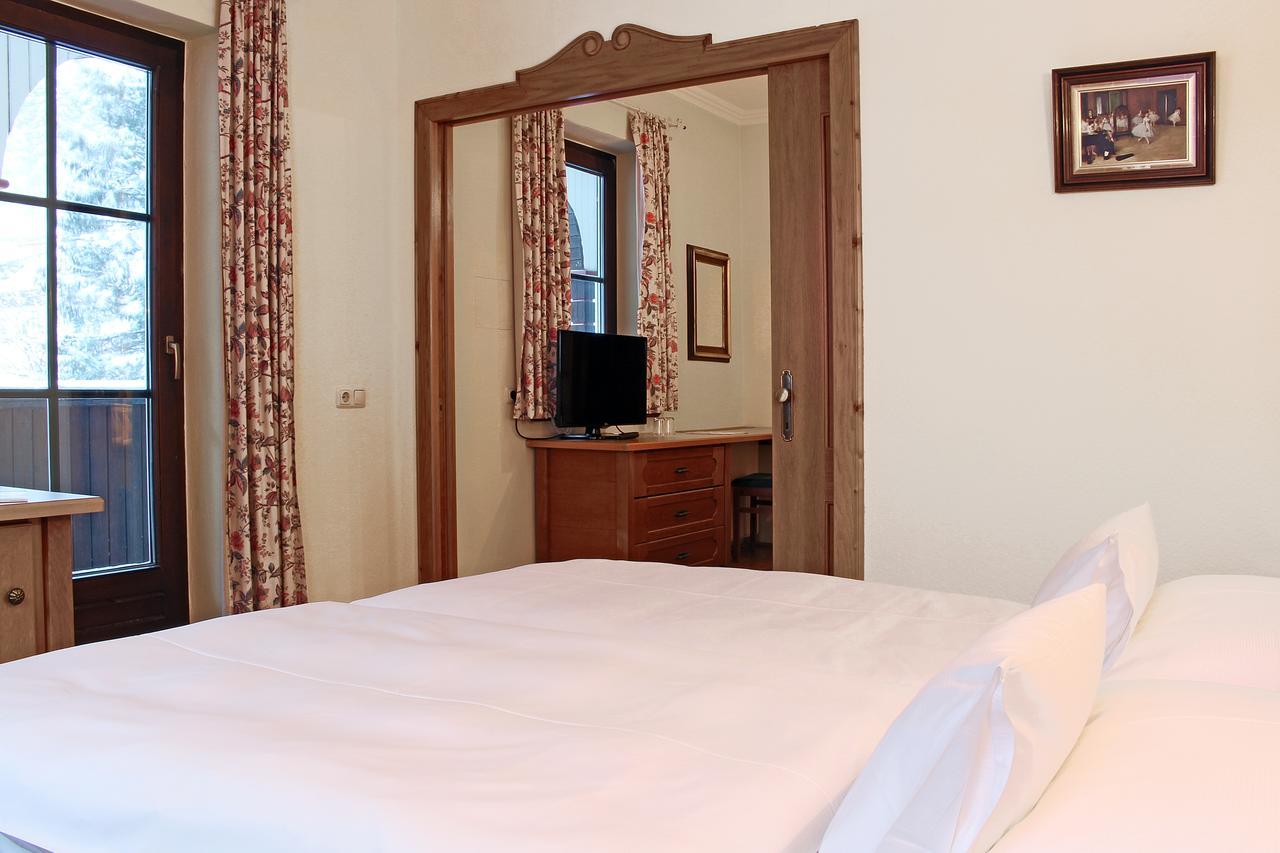 Gruener Baum Hotel Bad Gastein Quarto foto